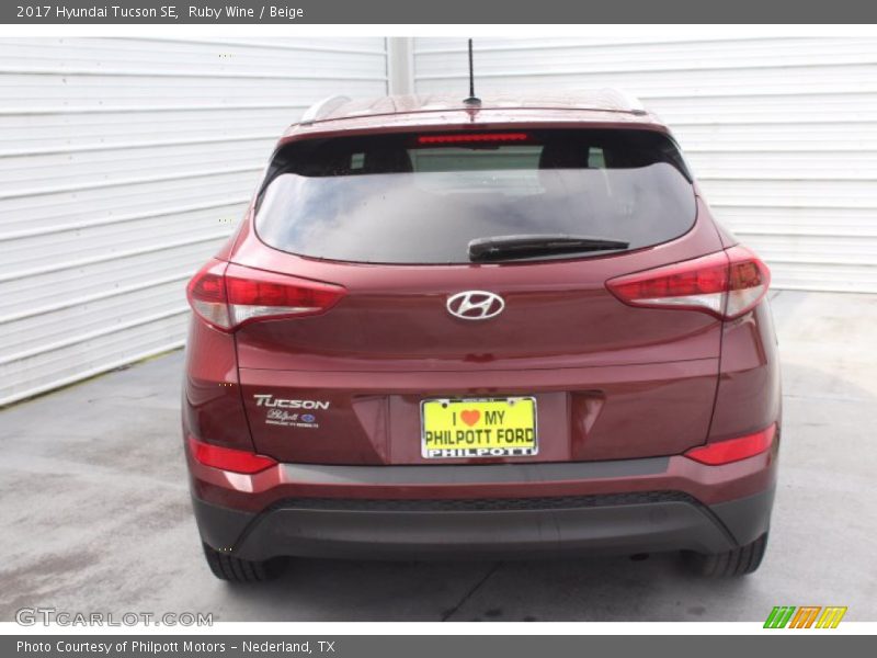 Ruby Wine / Beige 2017 Hyundai Tucson SE