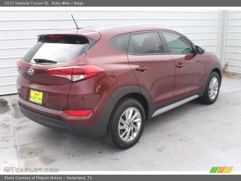 Ruby Wine / Beige 2017 Hyundai Tucson SE