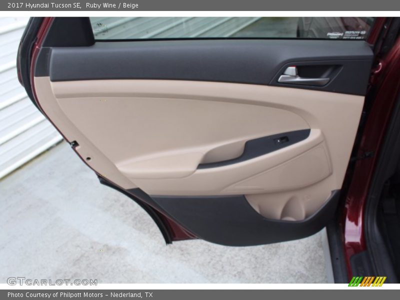 Ruby Wine / Beige 2017 Hyundai Tucson SE