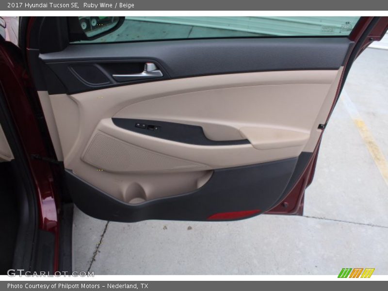 Ruby Wine / Beige 2017 Hyundai Tucson SE