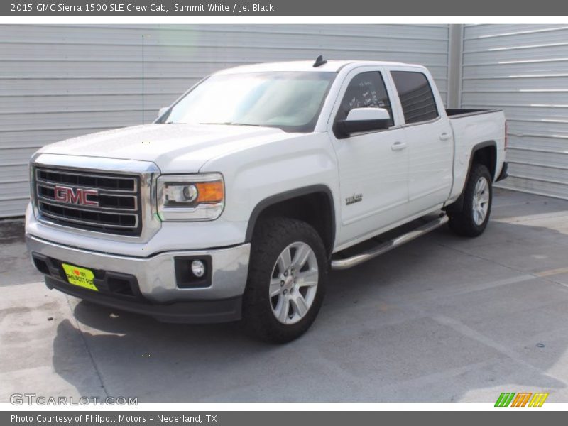 Front 3/4 View of 2015 Sierra 1500 SLE Crew Cab