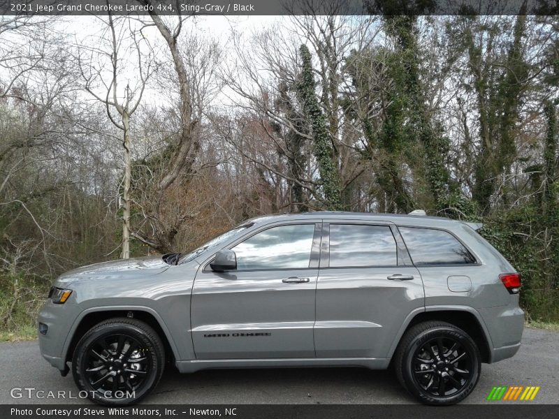 Sting-Gray / Black 2021 Jeep Grand Cherokee Laredo 4x4