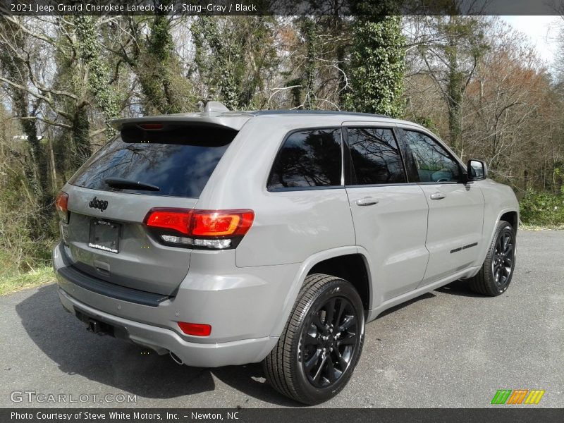 Sting-Gray / Black 2021 Jeep Grand Cherokee Laredo 4x4