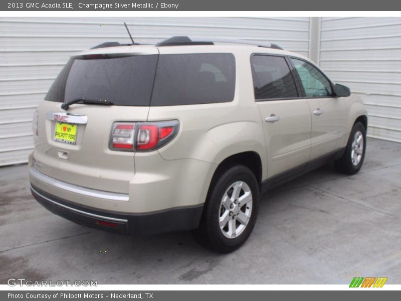 Champagne Silver Metallic / Ebony 2013 GMC Acadia SLE
