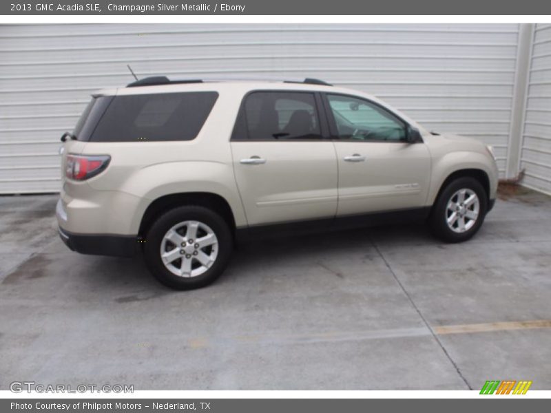 Champagne Silver Metallic / Ebony 2013 GMC Acadia SLE