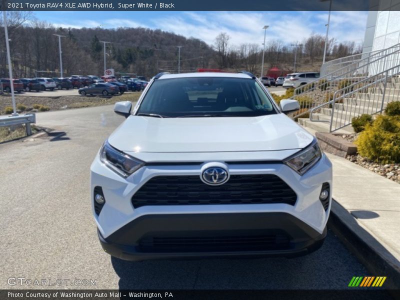 Super White / Black 2021 Toyota RAV4 XLE AWD Hybrid