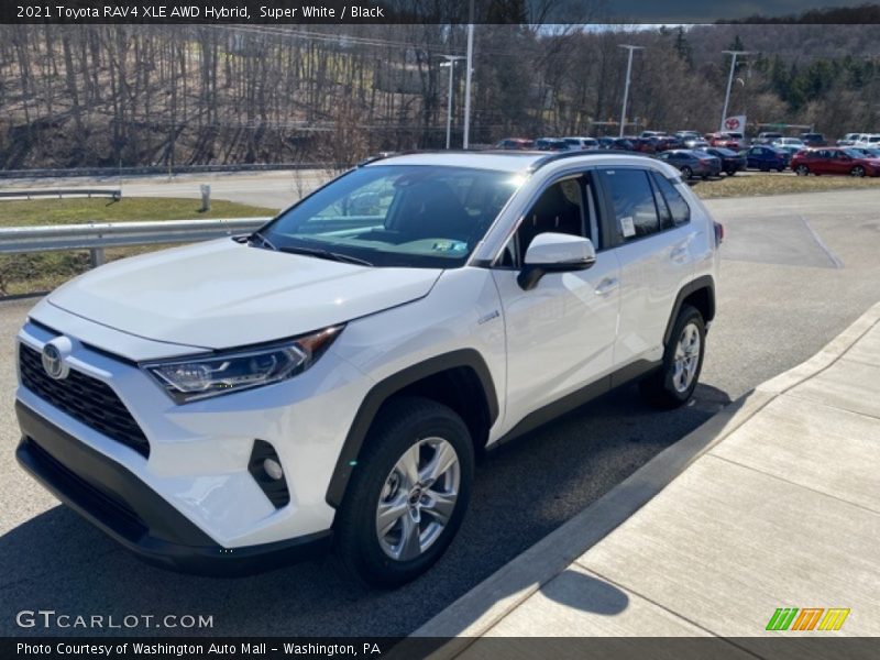 Super White / Black 2021 Toyota RAV4 XLE AWD Hybrid