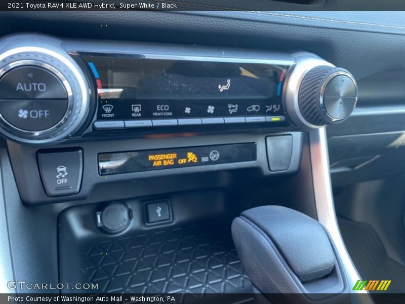 Super White / Black 2021 Toyota RAV4 XLE AWD Hybrid