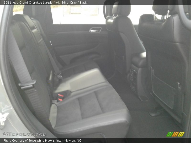 Sting-Gray / Black 2021 Jeep Grand Cherokee Laredo 4x4