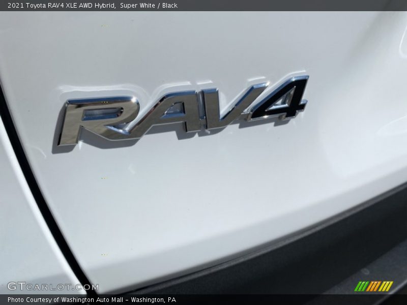 Super White / Black 2021 Toyota RAV4 XLE AWD Hybrid