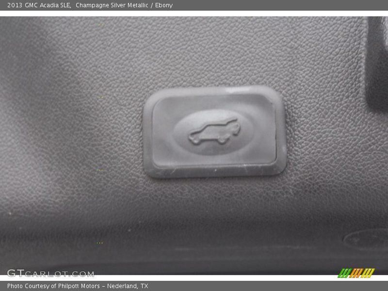 Champagne Silver Metallic / Ebony 2013 GMC Acadia SLE