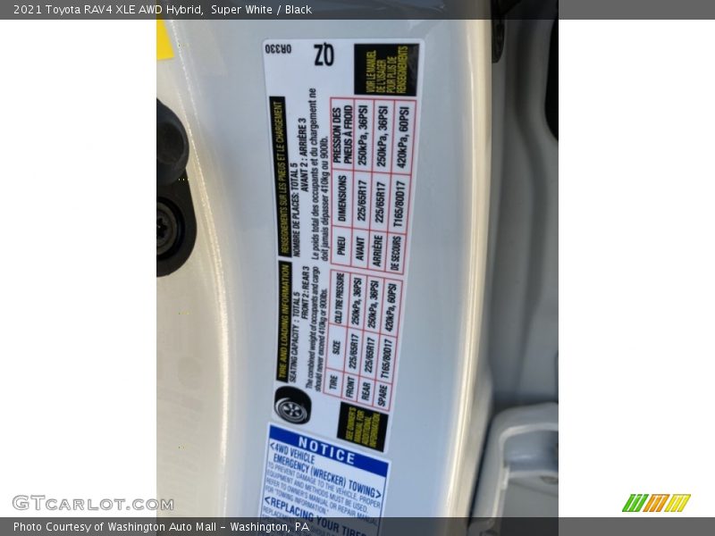 Super White / Black 2021 Toyota RAV4 XLE AWD Hybrid