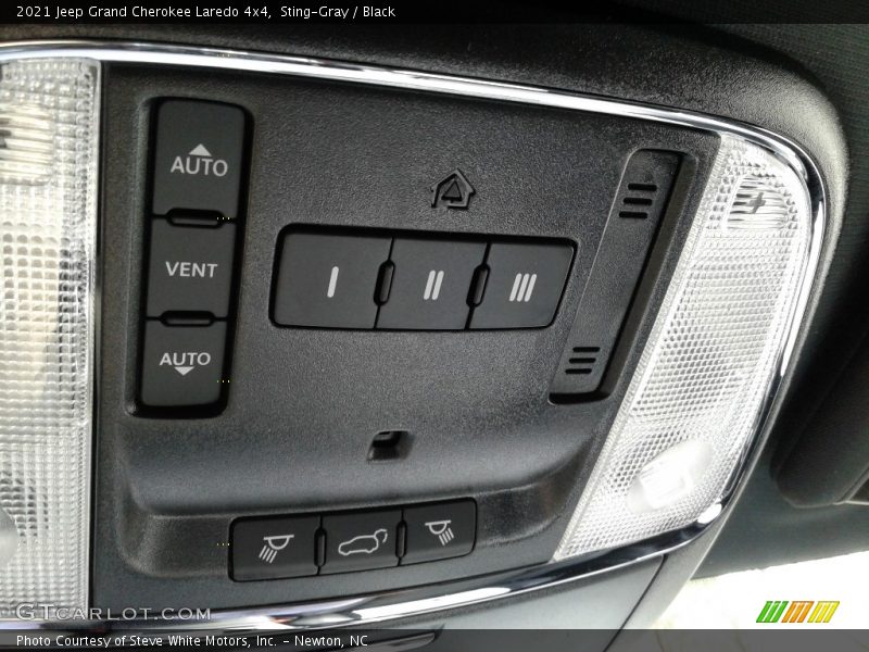 Sting-Gray / Black 2021 Jeep Grand Cherokee Laredo 4x4