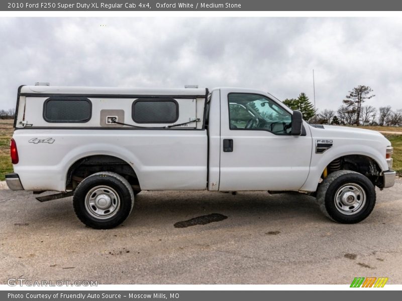 Oxford White / Medium Stone 2010 Ford F250 Super Duty XL Regular Cab 4x4
