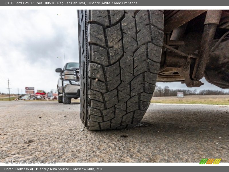 Oxford White / Medium Stone 2010 Ford F250 Super Duty XL Regular Cab 4x4