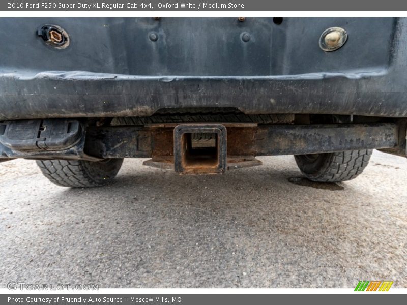 Oxford White / Medium Stone 2010 Ford F250 Super Duty XL Regular Cab 4x4