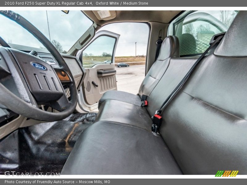 Oxford White / Medium Stone 2010 Ford F250 Super Duty XL Regular Cab 4x4