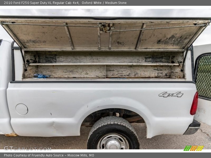 Oxford White / Medium Stone 2010 Ford F250 Super Duty XL Regular Cab 4x4