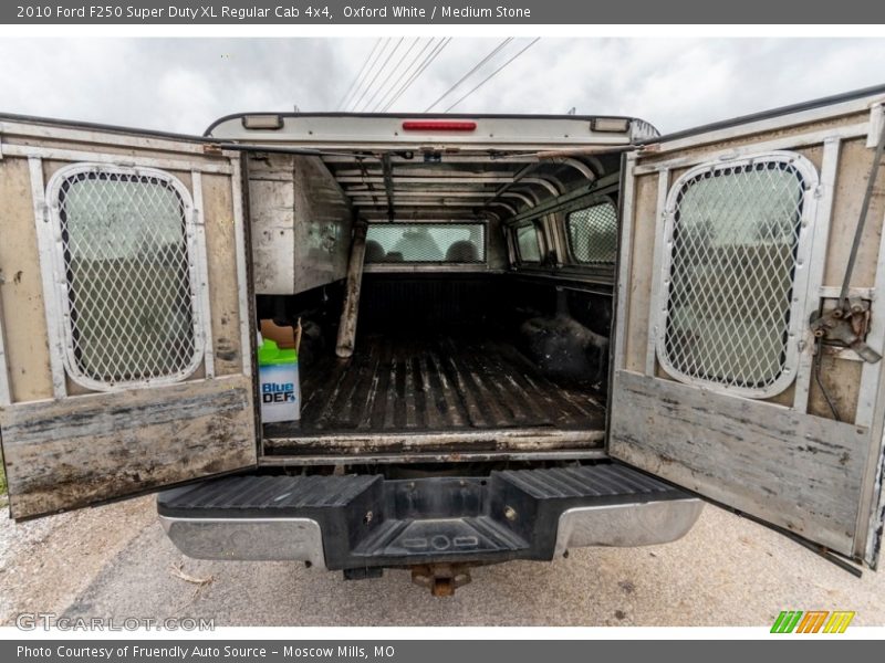 Oxford White / Medium Stone 2010 Ford F250 Super Duty XL Regular Cab 4x4