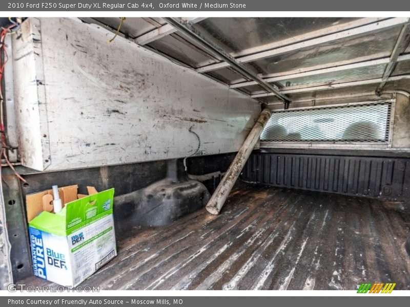 Oxford White / Medium Stone 2010 Ford F250 Super Duty XL Regular Cab 4x4
