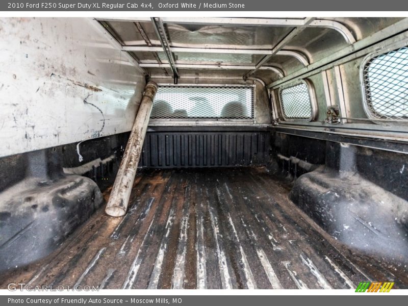 Oxford White / Medium Stone 2010 Ford F250 Super Duty XL Regular Cab 4x4