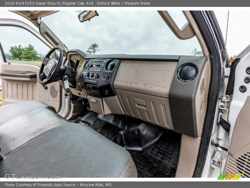 Oxford White / Medium Stone 2010 Ford F250 Super Duty XL Regular Cab 4x4
