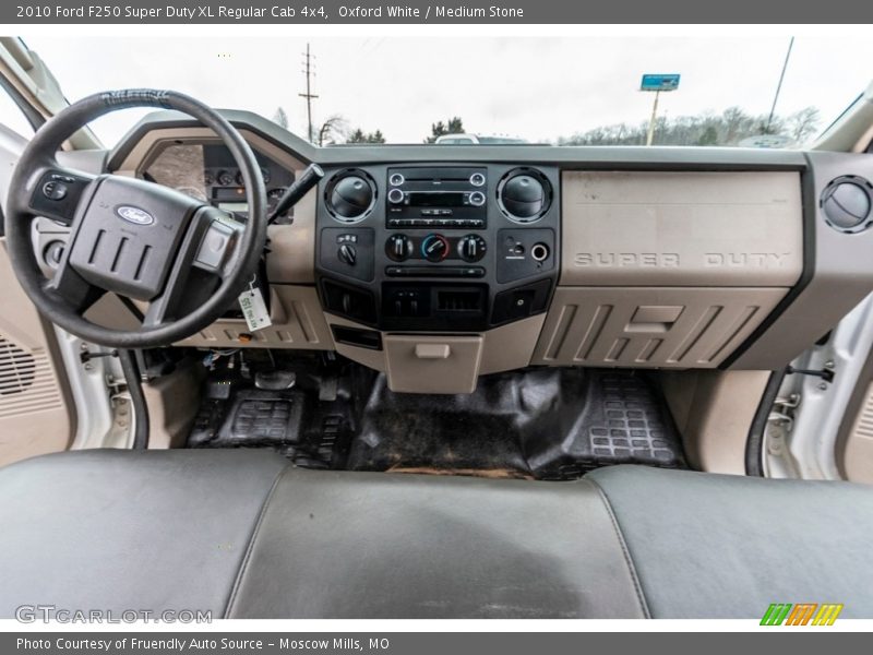 Oxford White / Medium Stone 2010 Ford F250 Super Duty XL Regular Cab 4x4