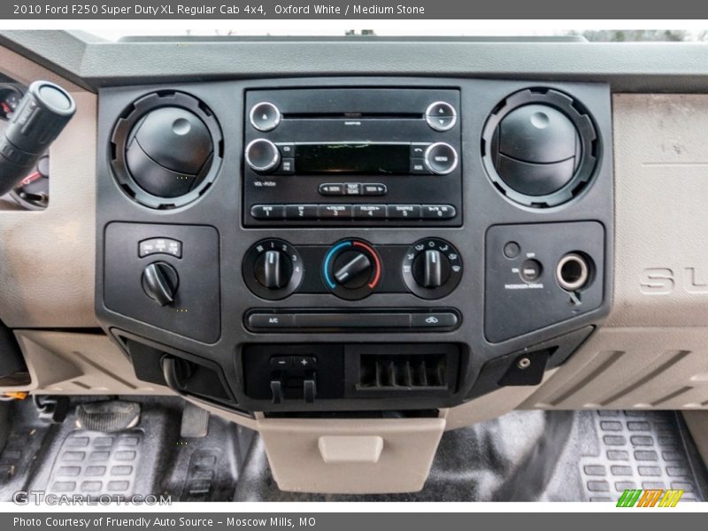 Oxford White / Medium Stone 2010 Ford F250 Super Duty XL Regular Cab 4x4