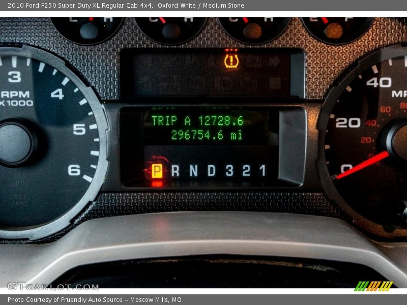 Oxford White / Medium Stone 2010 Ford F250 Super Duty XL Regular Cab 4x4
