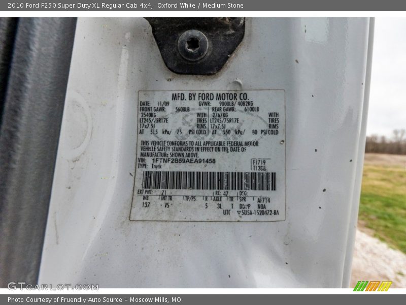 Oxford White / Medium Stone 2010 Ford F250 Super Duty XL Regular Cab 4x4