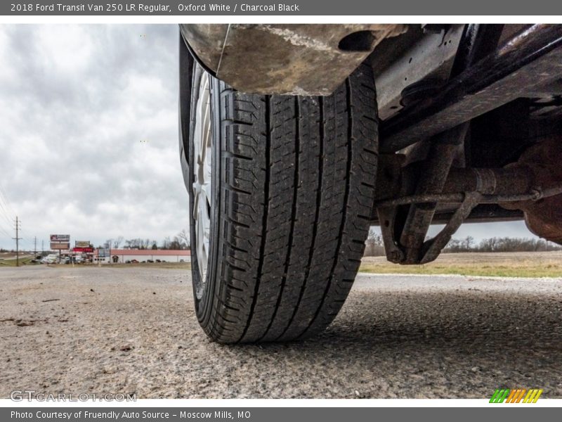 Oxford White / Charcoal Black 2018 Ford Transit Van 250 LR Regular