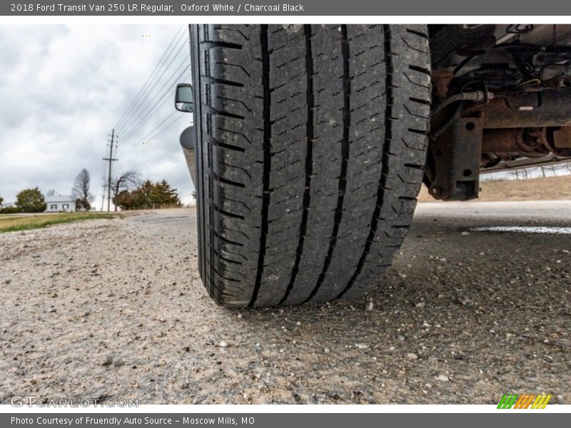 Oxford White / Charcoal Black 2018 Ford Transit Van 250 LR Regular