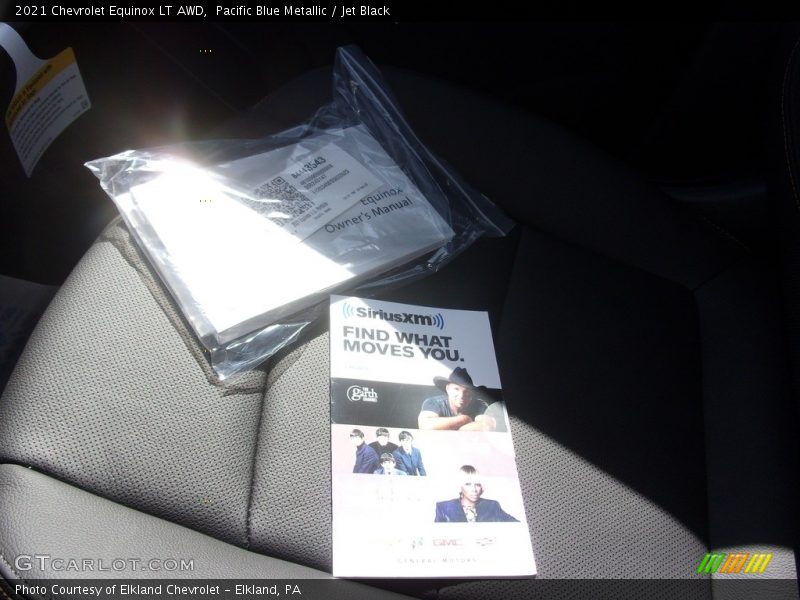 Pacific Blue Metallic / Jet Black 2021 Chevrolet Equinox LT AWD
