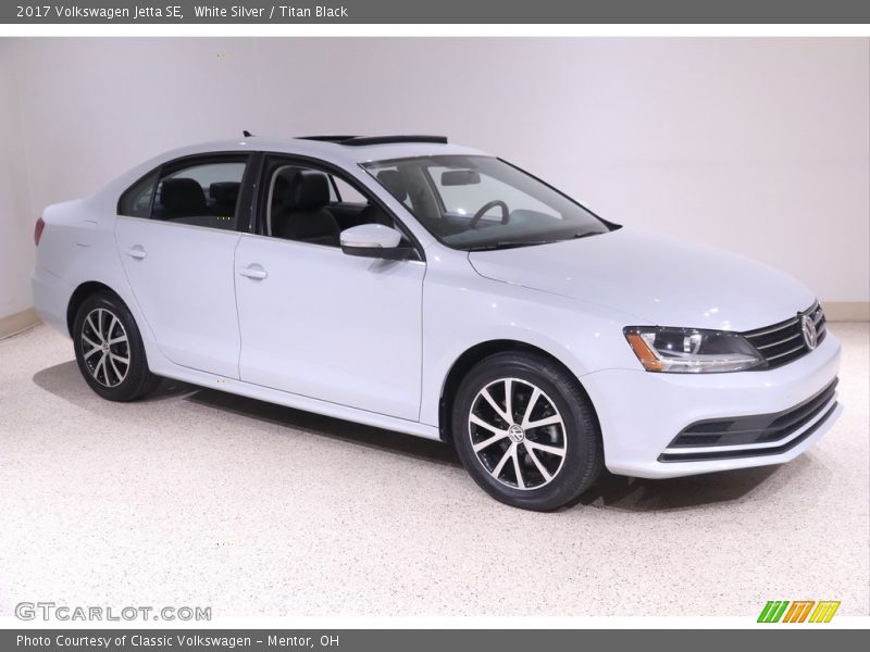White Silver / Titan Black 2017 Volkswagen Jetta SE