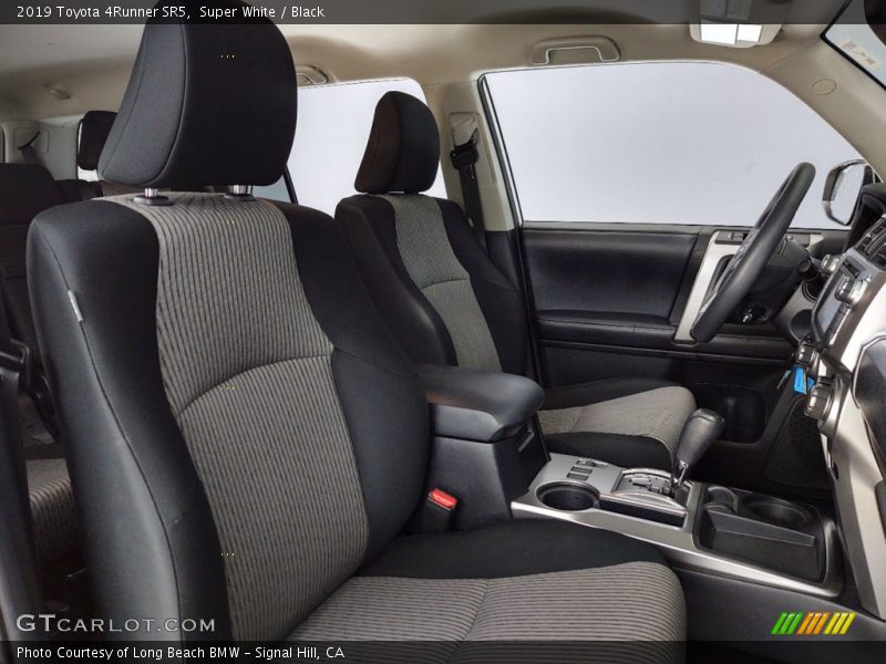 Super White / Black 2019 Toyota 4Runner SR5