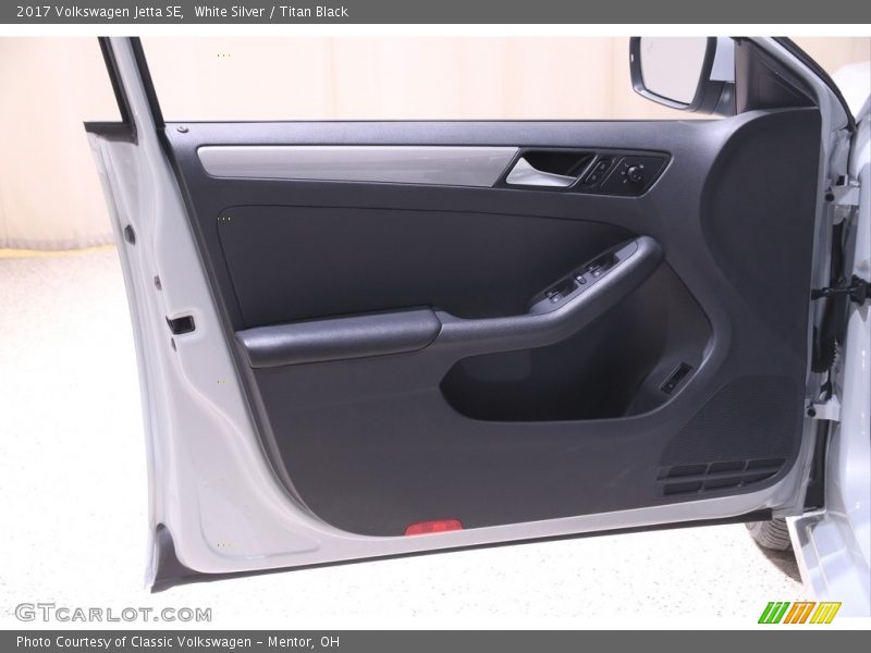 White Silver / Titan Black 2017 Volkswagen Jetta SE
