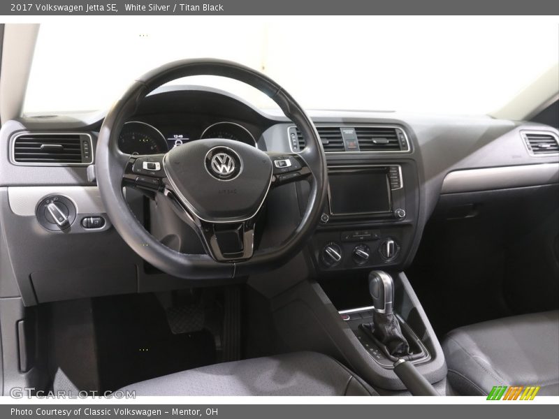 White Silver / Titan Black 2017 Volkswagen Jetta SE