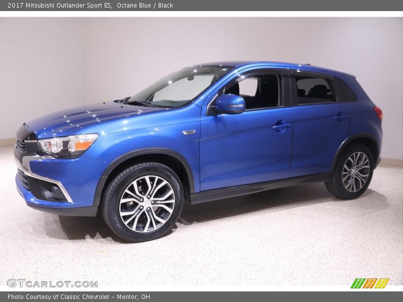 Front 3/4 View of 2017 Outlander Sport ES