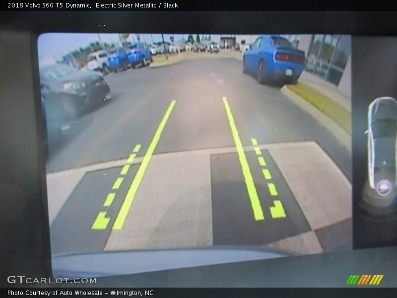 Electric Silver Metallic / Black 2018 Volvo S60 T5 Dynamic