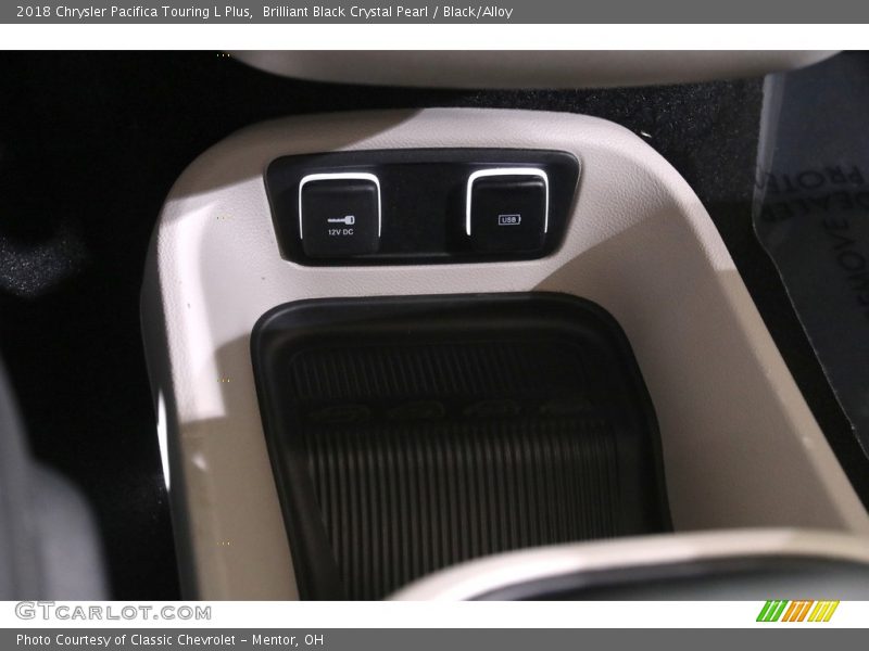 Brilliant Black Crystal Pearl / Black/Alloy 2018 Chrysler Pacifica Touring L Plus