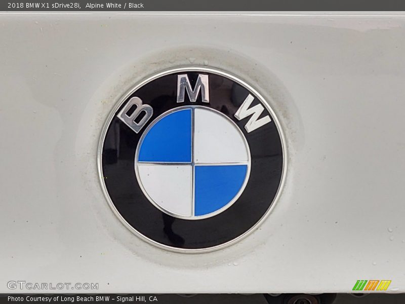 Alpine White / Black 2018 BMW X1 sDrive28i