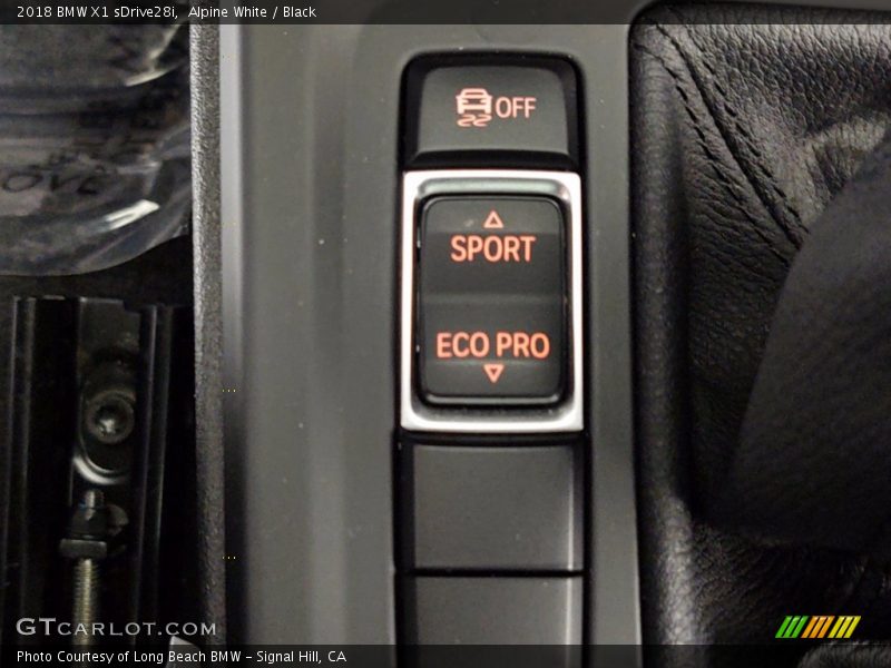 Alpine White / Black 2018 BMW X1 sDrive28i