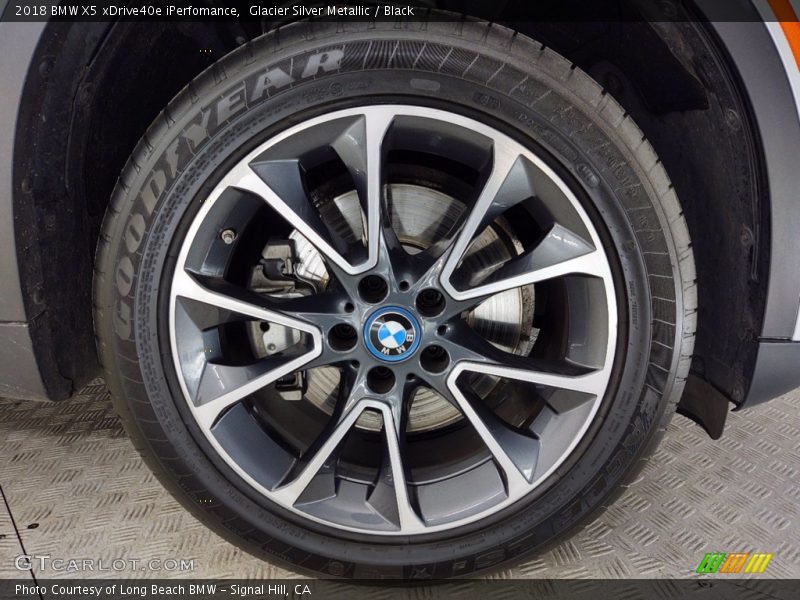 Glacier Silver Metallic / Black 2018 BMW X5 xDrive40e iPerfomance