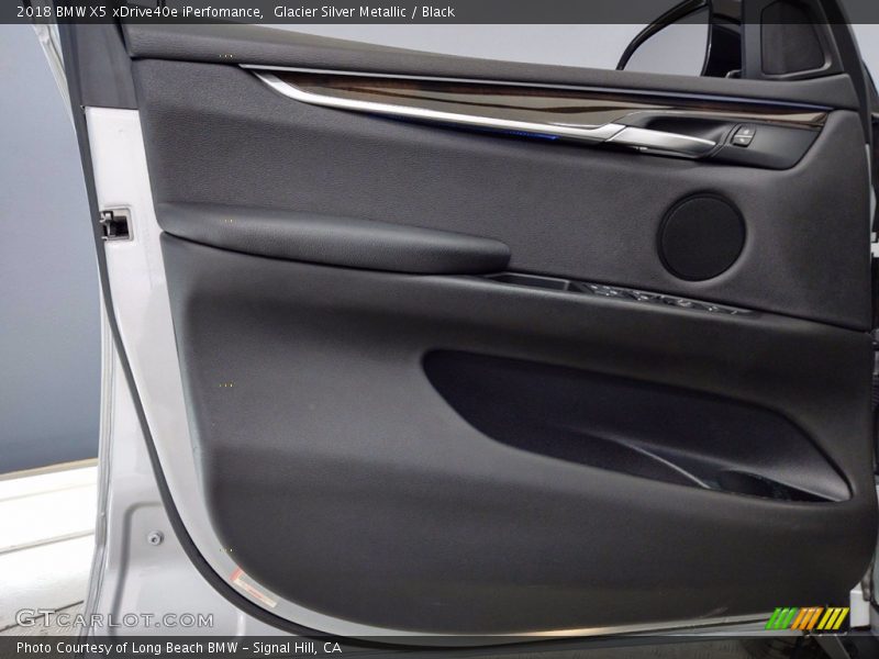 Glacier Silver Metallic / Black 2018 BMW X5 xDrive40e iPerfomance