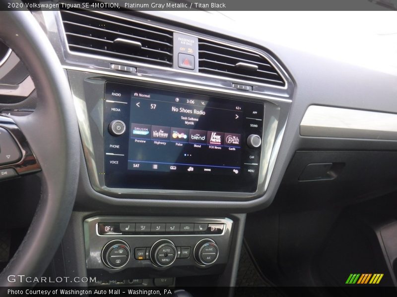 Platinum Gray Metallic / Titan Black 2020 Volkswagen Tiguan SE 4MOTION