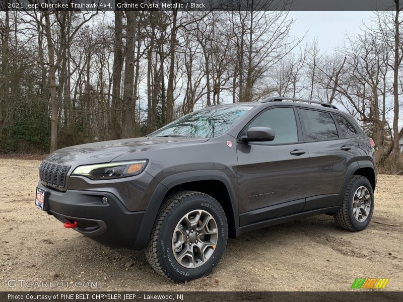Front 3/4 View of 2021 Cherokee Traihawk 4x4