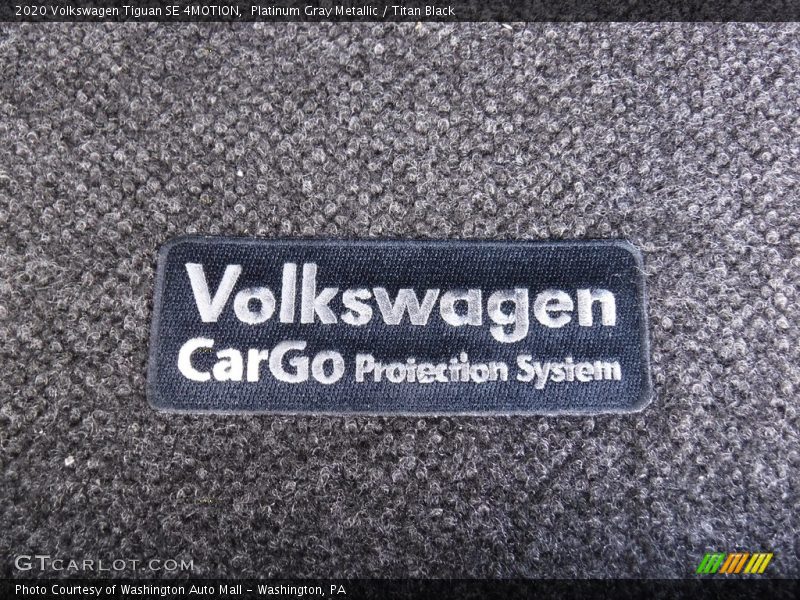 Platinum Gray Metallic / Titan Black 2020 Volkswagen Tiguan SE 4MOTION