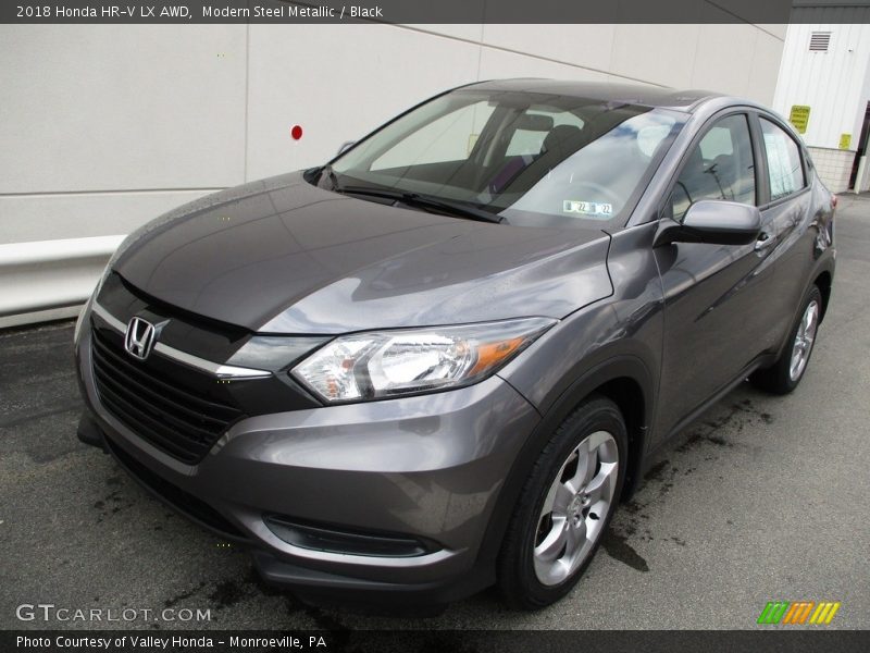 Front 3/4 View of 2018 HR-V LX AWD