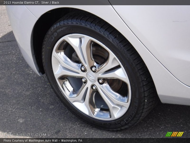 Silver / Black 2013 Hyundai Elantra GT