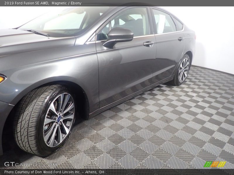 Magnetic / Ebony 2019 Ford Fusion SE AWD